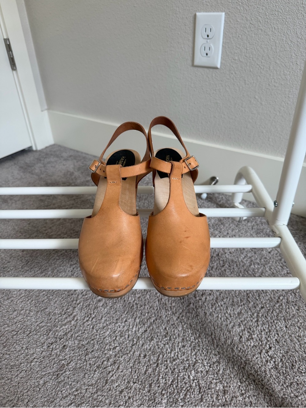 Swedish Hasbeens Tan Leather T‑Strap Clogs